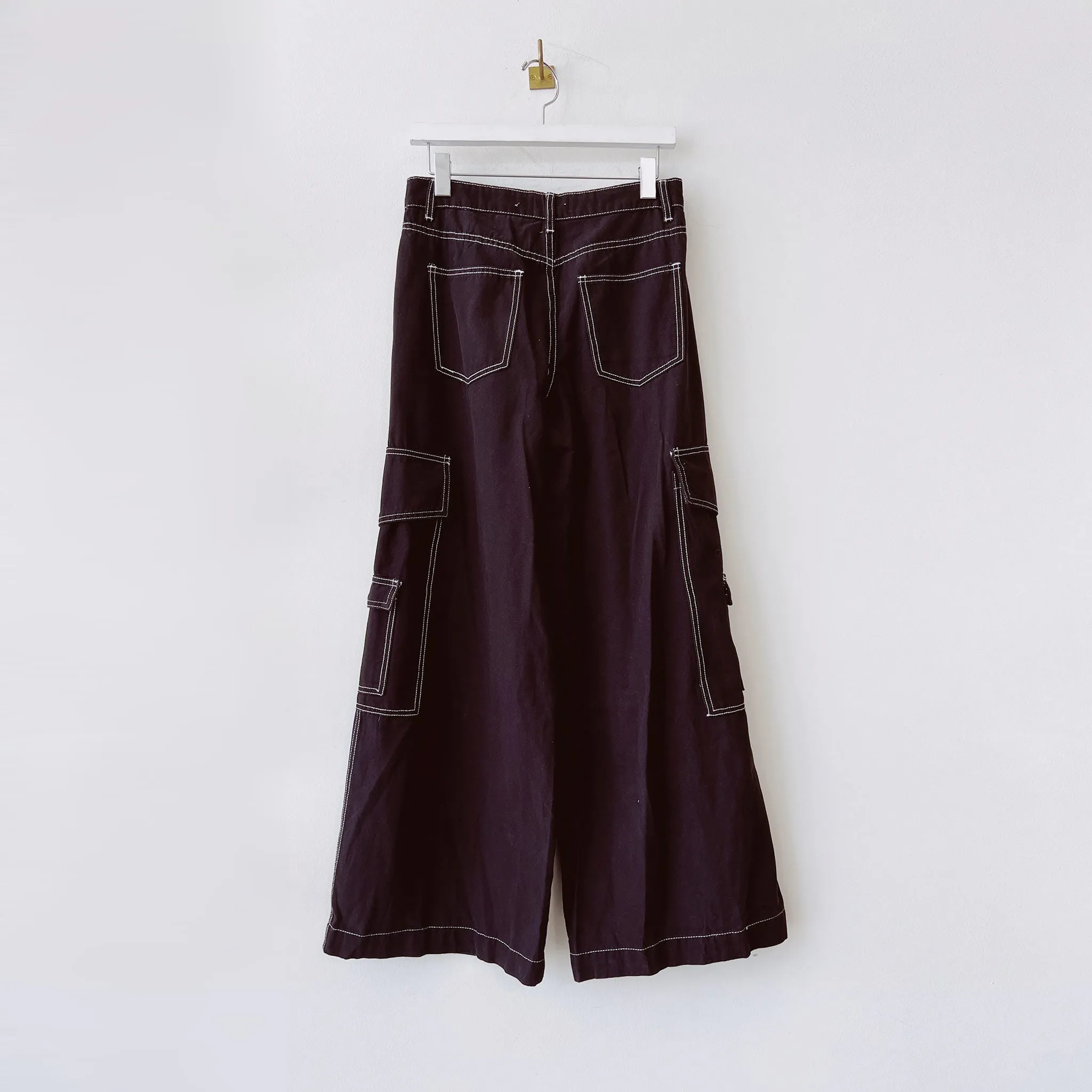Contrast Stitch Cargo Pants - Black